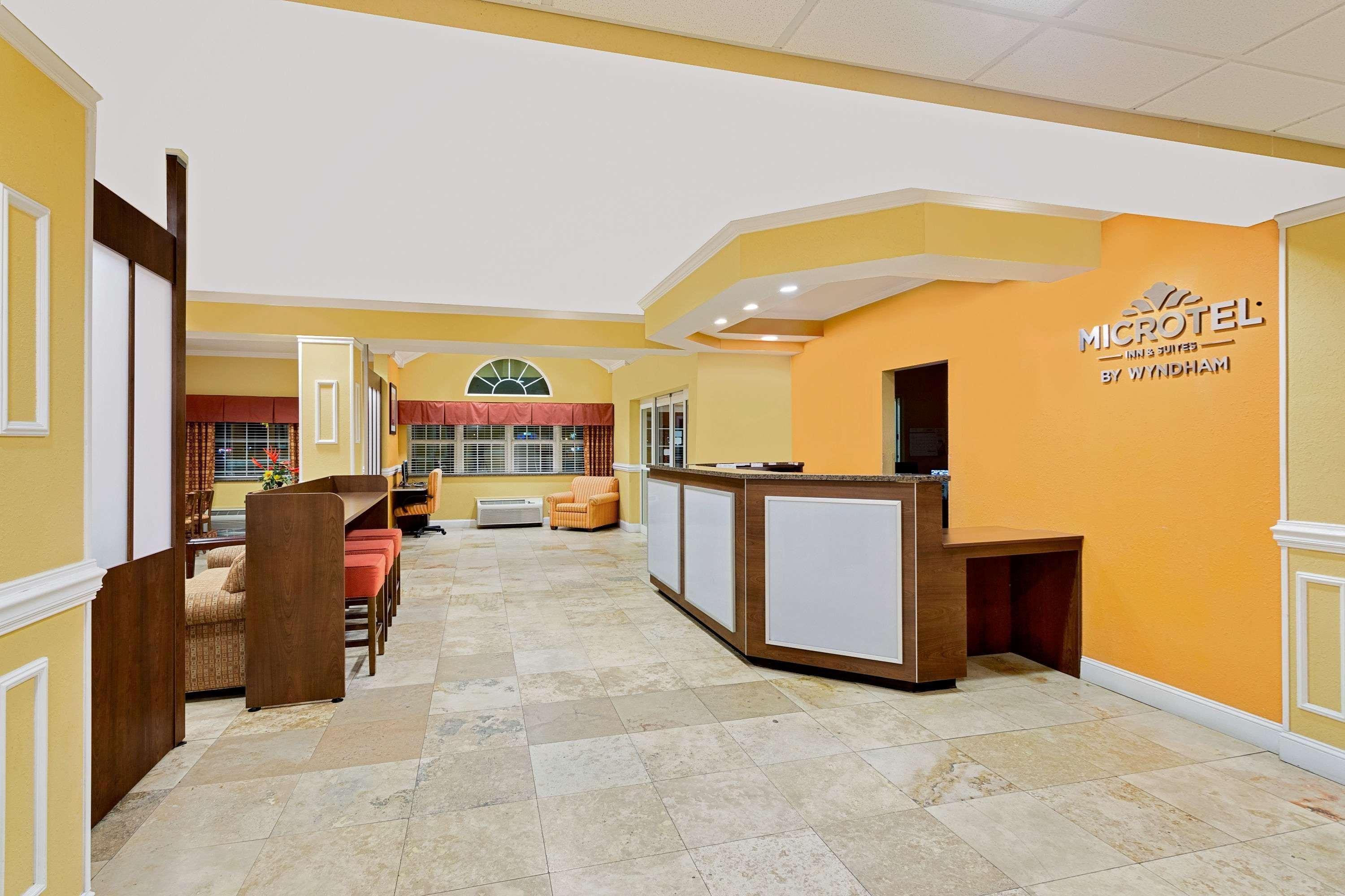 Microtel Inn & Suites By Wyndham Принстон Экстерьер фото